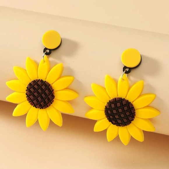 🌻 Awesome Oversized Cartoon Floral Flower Sunflower Stud Earrings 🌻 - Picture 2 of 4